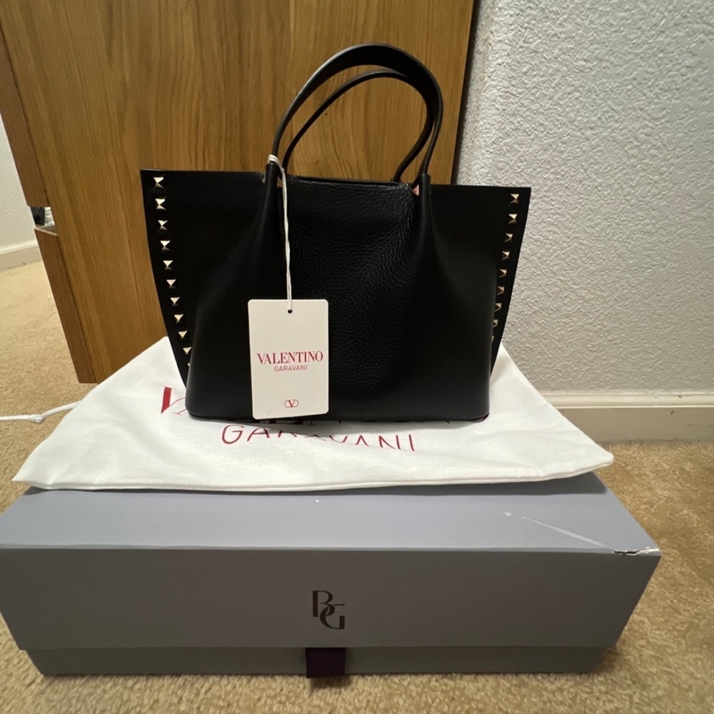BRAND NEW Valentino Garavani Small Black East West Tote Handbag